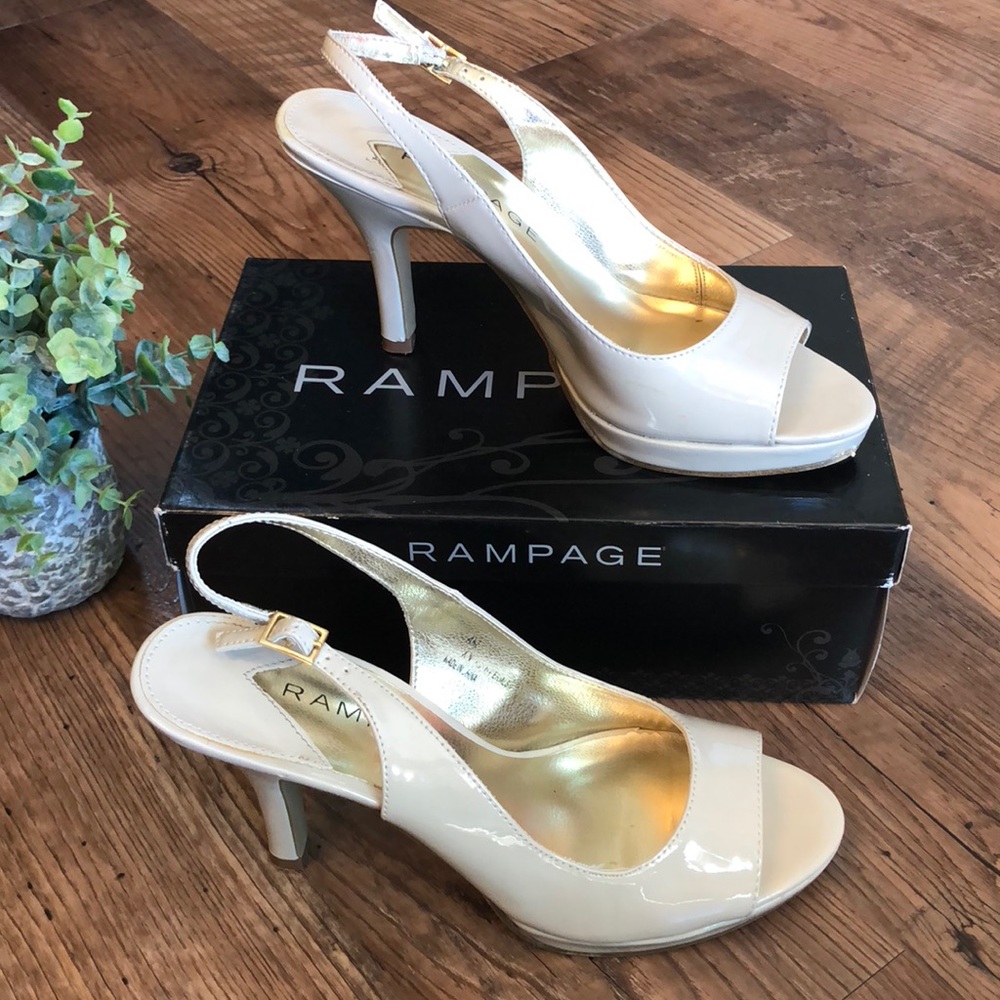 Rampage Fabiana Nude Slingback Pumps size 9.5